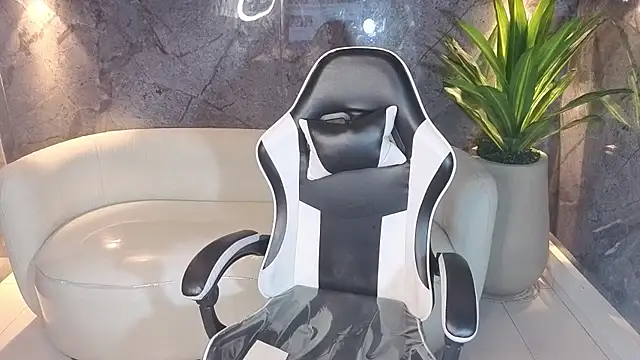 Snapshot of scarlett_smith_tp chatting on October 31, 2025, 1:08 pm scarlett smith tp online show from October 31, 2025, 1:08 pm