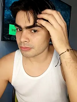 Snapshot of Mason_grey chatting on November 11, 2025, 8:14 pm Mason grey online show from November 11, 2025, 8:14 pm