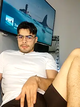 Snapshot of Mason_grey chatting on October 25, 2025, 12:39 pm Mason grey online show from October 25, 2025, 12:39 pm