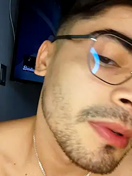 Snapshot of Mason_grey chatting on October 26, 2025, 1:55 pm Mason grey online show from October 26, 2025, 1:55 pm