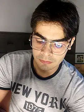 Snapshot of Mason_grey chatting on November 22, 2025, 10:08 pm Mason grey online show from November 22, 2025, 10:08 pm