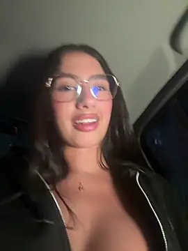 Julieta Duque online show from December 19, 2025, 2:37 am