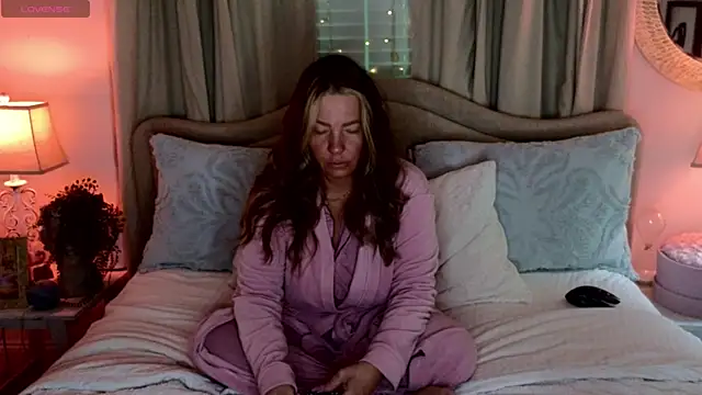 STIFFLERSMOMM online show from April 25, 2026, 11:24 am