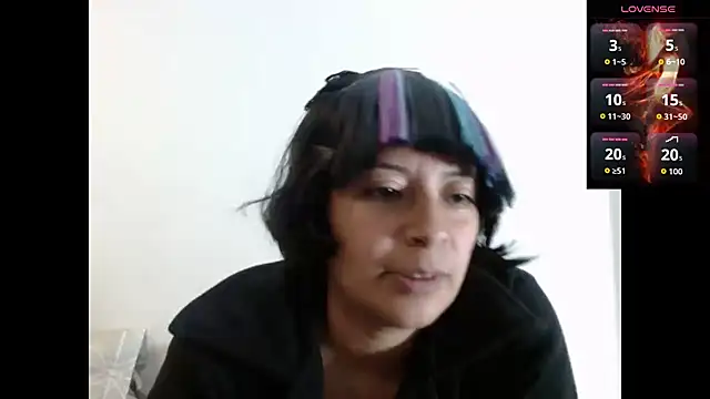 Acelinrose online show from December 1, 2025, 3:18 am