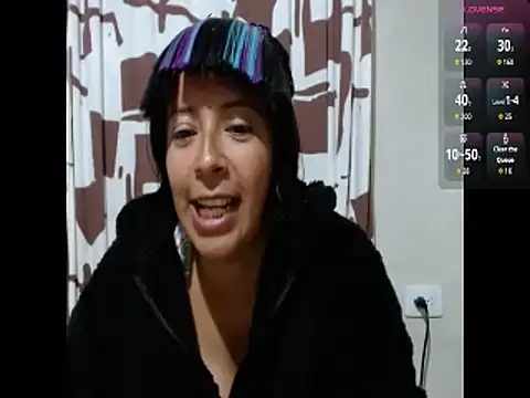 Acelinrose online show from March 12, 2026, 1:33 am