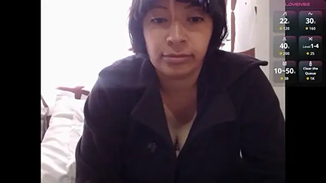 Acelinrose online show from January 13, 2026, 2:21 pm