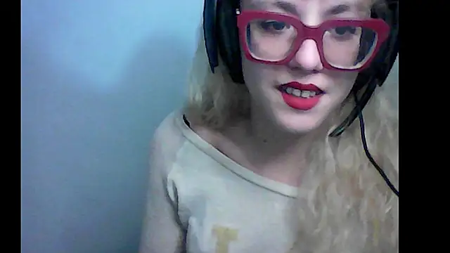 BlondieTami online show from October 10, 2025, 5:03 pm