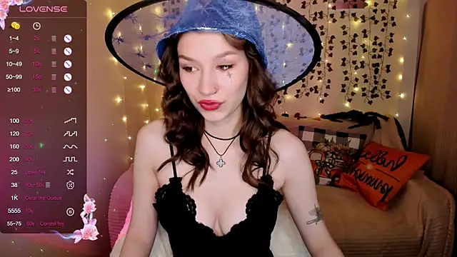 LinaBlossom  online show from October 29, 2025, 9:41 am