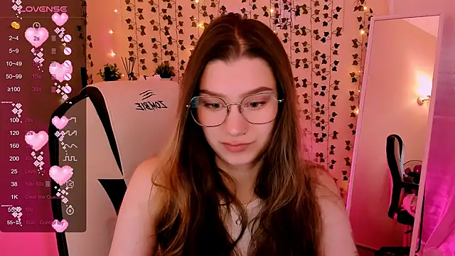 Snapshot of LinaBlossom_ chatting on July 10, 2026, 2:11 am LinaBlossom online show from July 10, 2026, 2:11 am