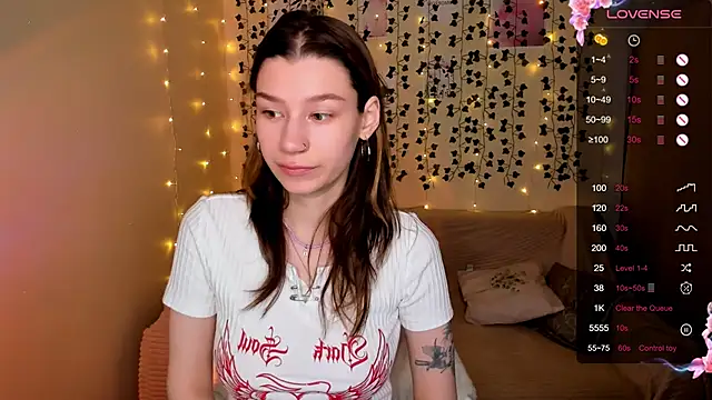 LinaBlossom  online show from November 6, 2025, 8:51 am