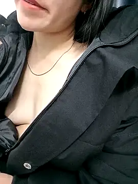 Norah-h online show from November 20, 2025, 1:45 pm