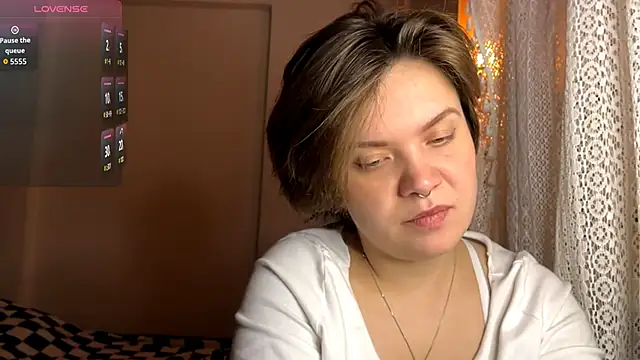 SabrinaFolts online show from October 18, 2025, 4:31 pm