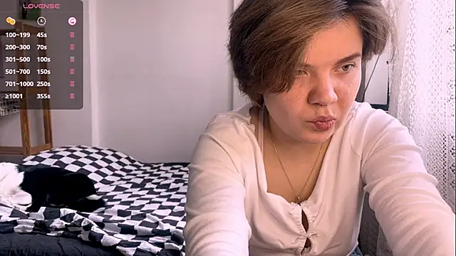 SabrinaFolts online show from October 12, 2025, 9:10 am