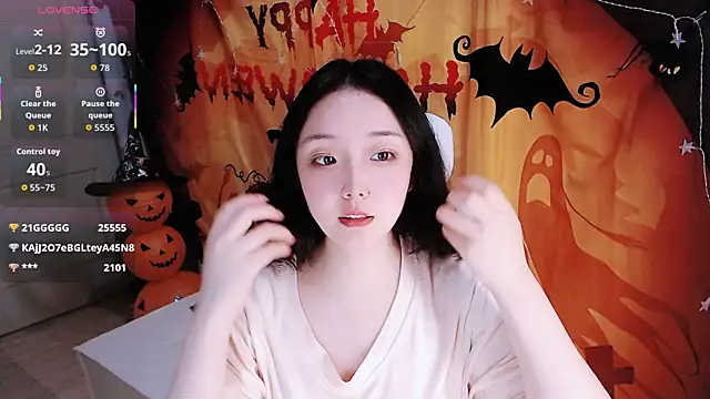 Snapshot of Niannian- chatting on October 31, 2025, 5:09 pm Niannian- online show from October 31, 2025, 5:09 pm