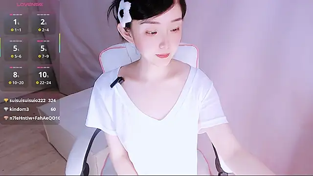 Snapshot of Niannian- chatting on June 17, 2026, 7:46 pm Niannian- online show from June 17, 2026, 7:46 pm