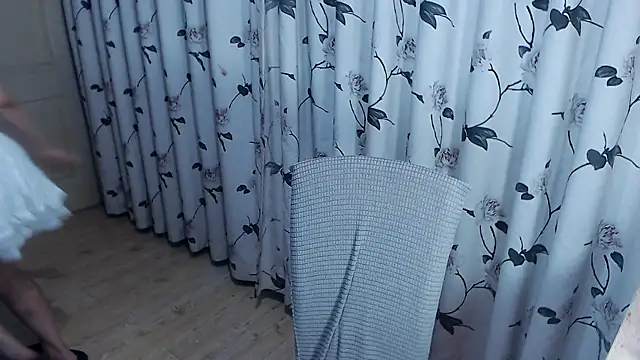 Snapshot of Niannian- chatting on October 5, 2025, 3:25 pm Niannian- online show from October 5, 2025, 3:25 pm