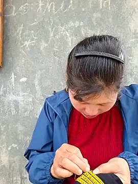 diamond-- online show from November 2, 2025, 1:43 am