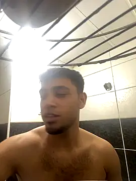 astoperaa online show from October 7, 2025, 5:47 pm