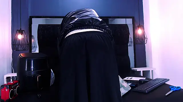 Daniel delux  online show from November 30, 2025, 11:55 am