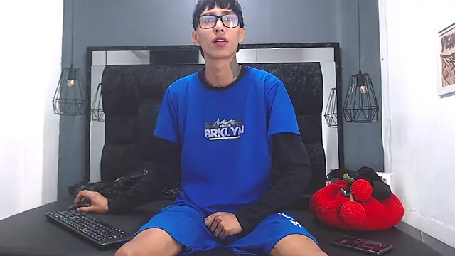 Daniel delux  online show from October 26, 2025, 1:00 pm