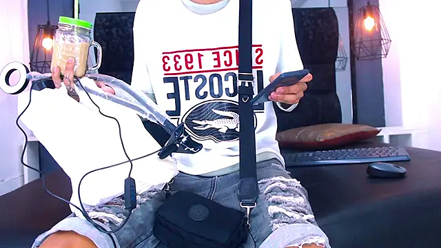 Daniel delux  online show from November 25, 2025, 11:10 am