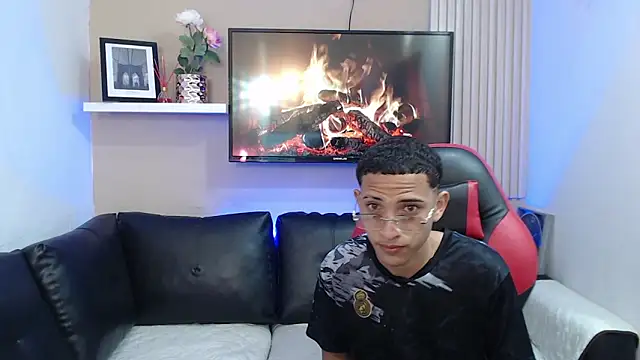 DEIV2  online show from November 15, 2025, 9:08 pm