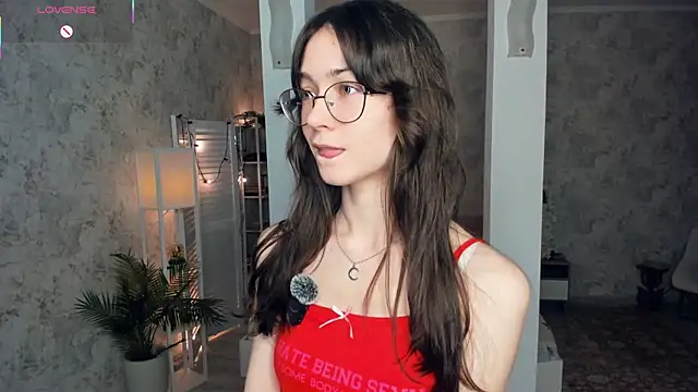 Snapshot of ReneeLippeatt chatting on November 23, 2025, 7:46 pm ReneeLippeatt online show from November 23, 2025, 7:46 pm