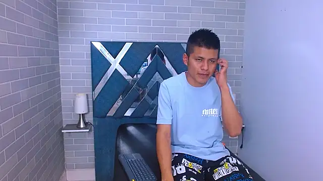 marcus hans  online show from November 12, 2025, 4:33 pm