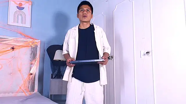 marcus hans  online show from October 25, 2025, 7:47 pm