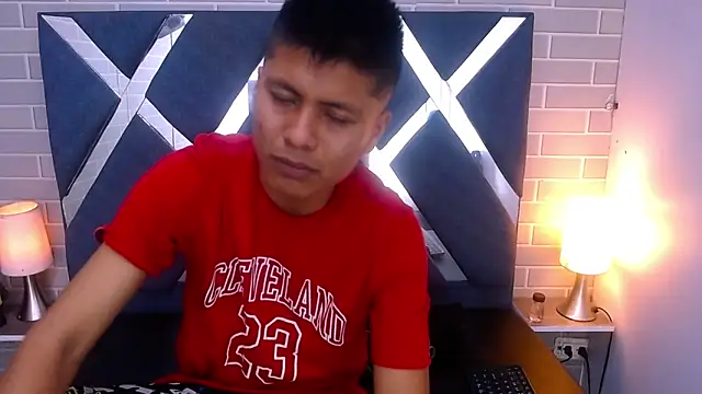 marcus hans  online show from December 15, 2025, 5:52 pm