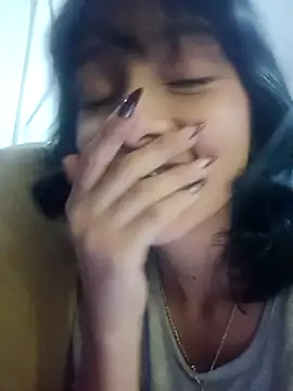 xoxo milk online show from November 1, 2025, 8:14 pm