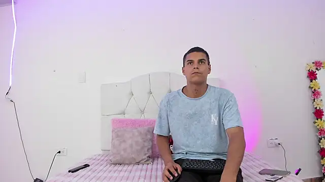 celestederek online show from November 13, 2025, 6:12 pm