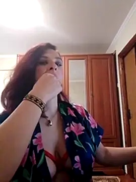 Snapshot of LaraDiva7799 chatting on December 14, 2025, 11:38 am LaraDiva7799 online show from December 14, 2025, 11:38 am