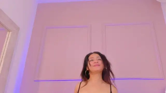 Snapshot of miia_blaze chatting on October 1, 2025, 7:18 pm miia blaze online show from October 1, 2025, 7:18 pm