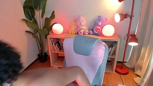 kehlannis  online show from February 9, 2026, 8:07 pm