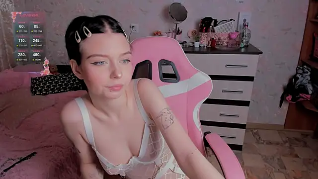 margopink online show from November 29, 2025, 2:12 am