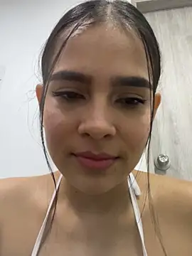 Snapshot of Valery_lux16 chatting on October 26, 2025, 2:39 pm Valery lux16 online show from October 26, 2025, 2:39 pm