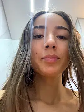 Snapshot of Innerpeace_ chatting on December 14, 2025, 8:14 pm Innerpeace online show from December 14, 2025, 8:14 pm