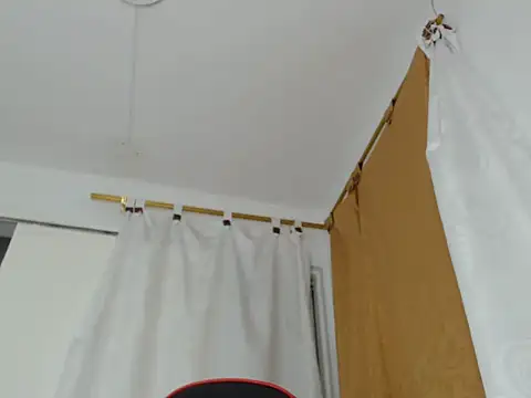 Snapshot of Alice_pussyhairy chatting on September 29, 2025, 10:33 am Alice pussyhairy online show from September 29, 2025, 10:33 am