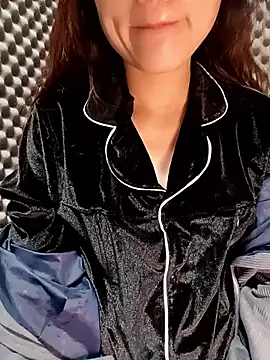 Pipi23  online show from November 29, 2025, 3:23 pm