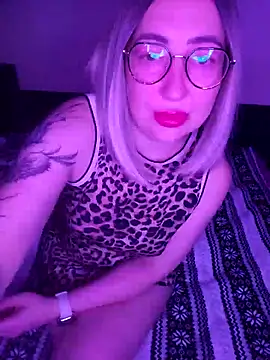 Snapshot of siennatempt chatting on October 22, 2025, 3:22 pm siennatempt online show from October 22, 2025, 3:22 pm