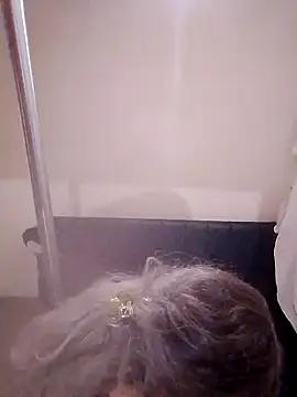 Snapshot of transreyna chatting on October 29, 2025, 1:37 am transreyna online show from October 29, 2025, 1:37 am