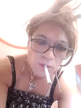 transreyna online show from February 25, 2026, 4:18 pm