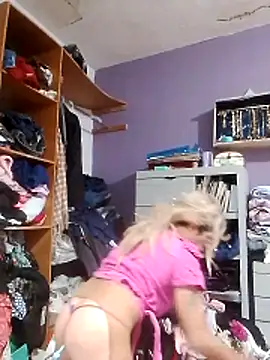 transreyna online show from February 17, 2026, 6:05 pm