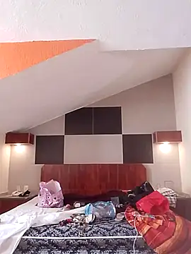 Snapshot of transreyna chatting on February 1, 2025, 7:44 pm transreyna online show from February 1, 2025, 7:44 pm