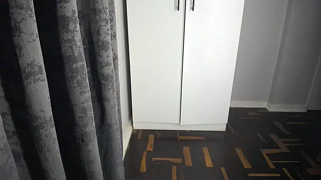 Juiceybileh online show from November 9, 2025, 8:46 pm