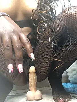 Snapshot of Fun_size86 chatting on November 7, 2025, 3:55 am Fun size86 online show from November 7, 2025, 3:55 am