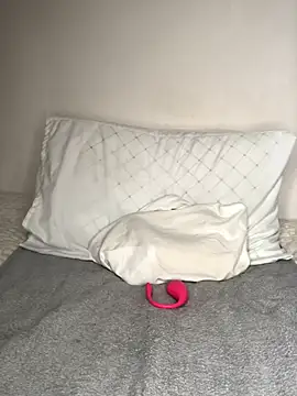 Snapshot of Fun_size86 chatting on November 26, 2025, 4:07 pm Fun size86 online show from November 26, 2025, 4:07 pm