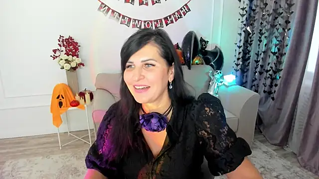Moon Veloure1 online show from October 13, 2025, 3:52 am