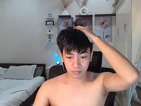 niel cumshow online show from November 14, 2025, 8:51 am